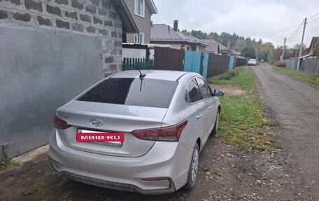 Hyundai Solaris II рестайлинг, 2017 год, 900 000 рублей, 3 фотография