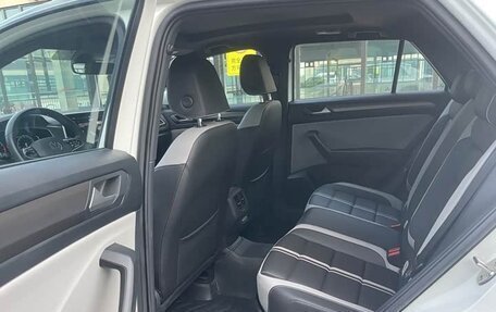 Volkswagen T-Roc I, 2023 год, 1 311 000 рублей, 16 фотография