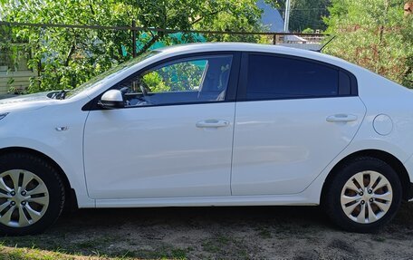 KIA Rio IV, 2018 год, 960 000 рублей, 4 фотография