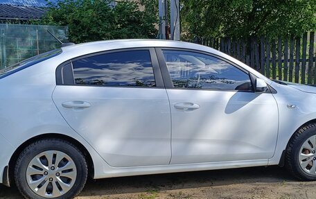 KIA Rio IV, 2018 год, 960 000 рублей, 5 фотография