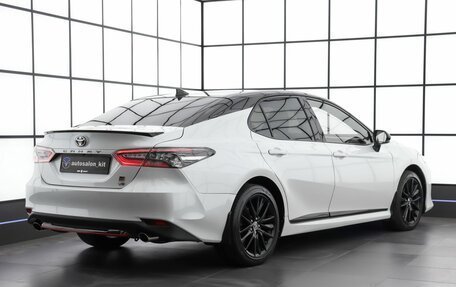Toyota Camry, 2021 год, 3 330 000 рублей, 4 фотография