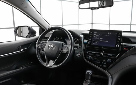 Toyota Camry, 2021 год, 3 330 000 рублей, 8 фотография