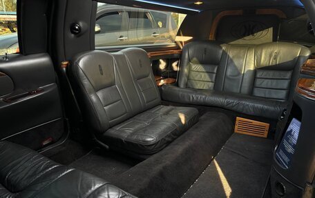Lincoln Town Car III рестайлинг, 2000 год, 850 000 рублей, 9 фотография