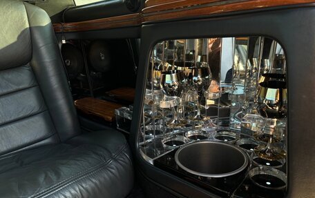 Lincoln Town Car III рестайлинг, 2000 год, 850 000 рублей, 7 фотография