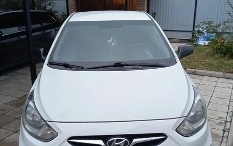 Hyundai Solaris II рестайлинг, 2012 год, 850 000 рублей, 1 фотография