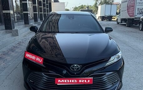 Toyota Camry, 2019 год, 2 450 000 рублей, 3 фотография