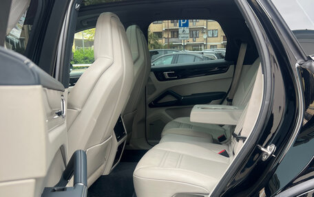 Porsche Cayenne III, 2021 год, 8 000 000 рублей, 16 фотография