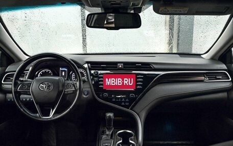 Toyota Camry, 2019 год, 3 049 000 рублей, 18 фотография