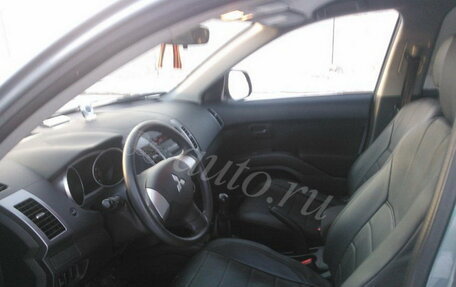 Mitsubishi Outlander III рестайлинг 3, 2008 год, 800 000 рублей, 6 фотография