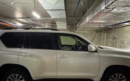 Toyota Land Cruiser Prado 150 рестайлинг 2, 2017 год, 5 000 000 рублей, 4 фотография