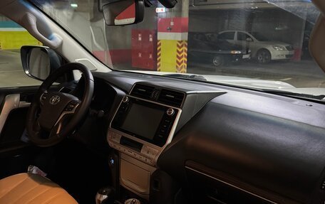 Toyota Land Cruiser Prado 150 рестайлинг 2, 2017 год, 5 000 000 рублей, 16 фотография