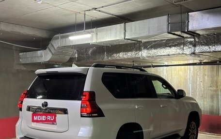 Toyota Land Cruiser Prado 150 рестайлинг 2, 2017 год, 5 000 000 рублей, 9 фотография