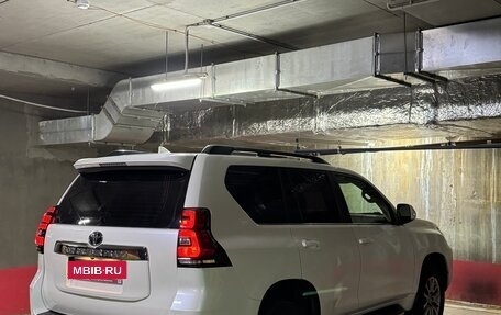 Toyota Land Cruiser Prado 150 рестайлинг 2, 2017 год, 5 000 000 рублей, 10 фотография