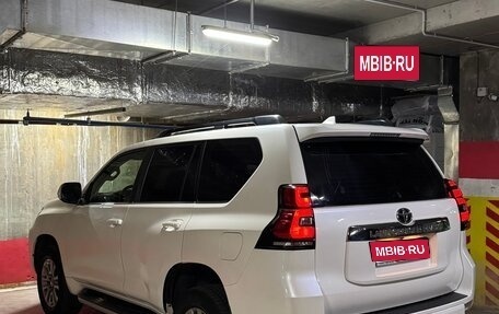 Toyota Land Cruiser Prado 150 рестайлинг 2, 2017 год, 5 000 000 рублей, 11 фотография