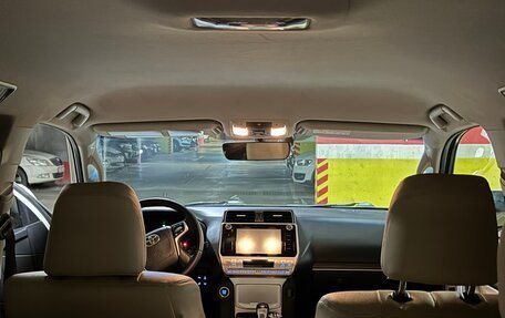Toyota Land Cruiser Prado 150 рестайлинг 2, 2017 год, 5 000 000 рублей, 25 фотография