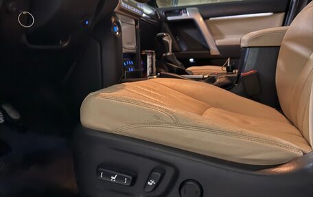 Toyota Land Cruiser Prado 150 рестайлинг 2, 2017 год, 5 000 000 рублей, 27 фотография