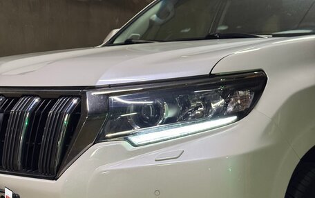 Toyota Land Cruiser Prado 150 рестайлинг 2, 2017 год, 5 000 000 рублей, 32 фотография