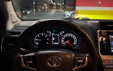 Toyota Land Cruiser Prado 150 рестайлинг 2, 2017 год, 5 000 000 рублей, 20 фотография