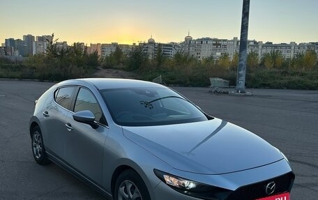 Mazda 3, 2021 год, 1 350 000 рублей, 4 фотография
