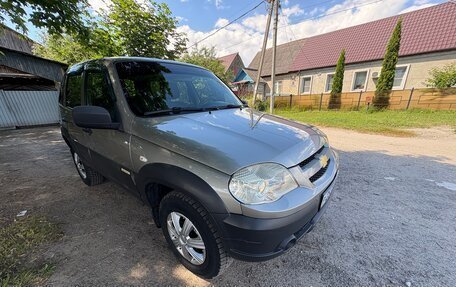 Chevrolet Niva I рестайлинг, 2017 год, 650 000 рублей, 4 фотография
