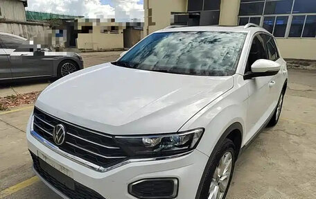 Volkswagen T-Roc I, 2022 год, 1 350 000 рублей, 1 фотография