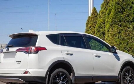 Toyota RAV4, 2019 год, 2 300 000 рублей, 4 фотография