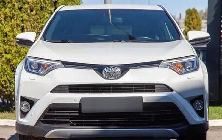 Toyota RAV4, 2019 год, 2 300 000 рублей, 2 фотография