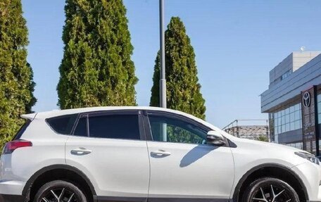 Toyota RAV4, 2019 год, 2 300 000 рублей, 3 фотография