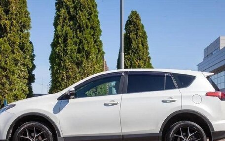 Toyota RAV4, 2019 год, 2 300 000 рублей, 7 фотография