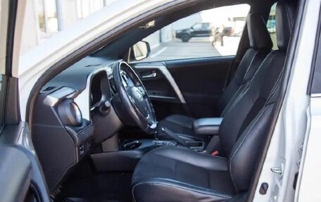 Toyota RAV4, 2019 год, 2 300 000 рублей, 8 фотография