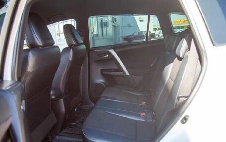 Toyota RAV4, 2019 год, 2 300 000 рублей, 12 фотография