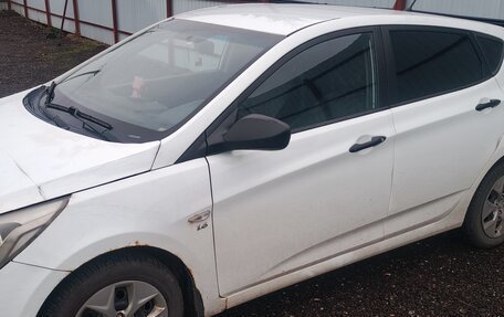 Hyundai Solaris II рестайлинг, 2015 год, 550 000 рублей, 4 фотография