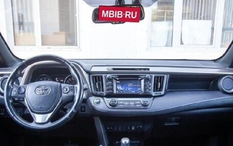 Toyota RAV4, 2019 год, 2 300 000 рублей, 9 фотография
