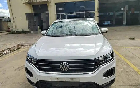 Volkswagen T-Roc I, 2022 год, 1 350 000 рублей, 2 фотография