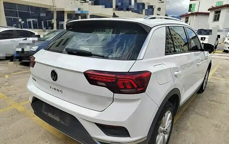 Volkswagen T-Roc I, 2022 год, 1 350 000 рублей, 6 фотография