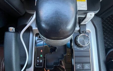 Toyota Land Cruiser 200, 2016 год, 5 699 000 рублей, 13 фотография