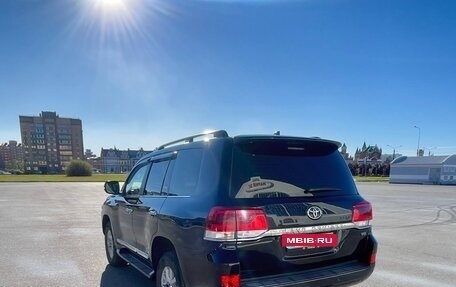 Toyota Land Cruiser 200, 2016 год, 5 699 000 рублей, 8 фотография