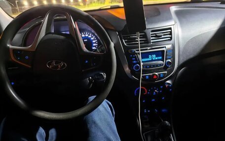 Hyundai Solaris II рестайлинг, 2014 год, 750 000 рублей, 4 фотография