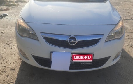 Opel Astra J, 2011 год, 550 000 рублей, 1 фотография
