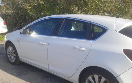 Opel Astra J, 2011 год, 550 000 рублей, 3 фотография