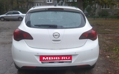 Opel Astra J, 2011 год, 550 000 рублей, 2 фотография