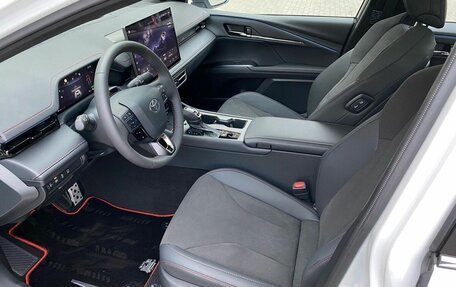 Toyota Camry, 2026 год, 4 950 000 рублей, 10 фотография
