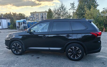 Mitsubishi Outlander III рестайлинг 3, 2021 год, 2 590 000 рублей, 12 фотография