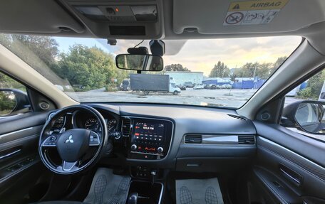 Mitsubishi Outlander III рестайлинг 3, 2021 год, 2 590 000 рублей, 19 фотография