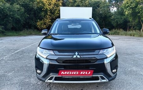 Mitsubishi Outlander III рестайлинг 3, 2021 год, 2 590 000 рублей, 3 фотография
