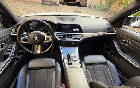 BMW 3 серия, 2019 год, 3 785 000 рублей, 15 фотография