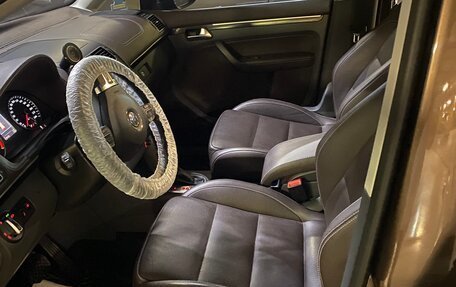 Volkswagen Touran III, 2012 год, 1 350 000 рублей, 3 фотография