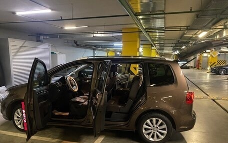 Volkswagen Touran III, 2012 год, 1 350 000 рублей, 5 фотография