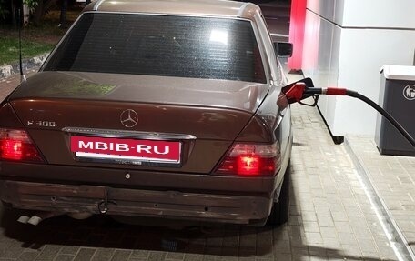 Mercedes-Benz W124, 1986 год, 620 000 рублей, 4 фотография