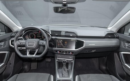 Audi Q3, 2022 год, 2 642 000 рублей, 10 фотография